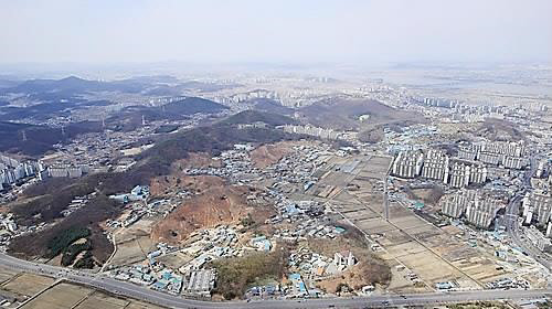 앞으로 신도시 등 대규모 택지를 조성할 때광역교통대책 수립의 기준이 대폭 강화된다.<연합뉴스>